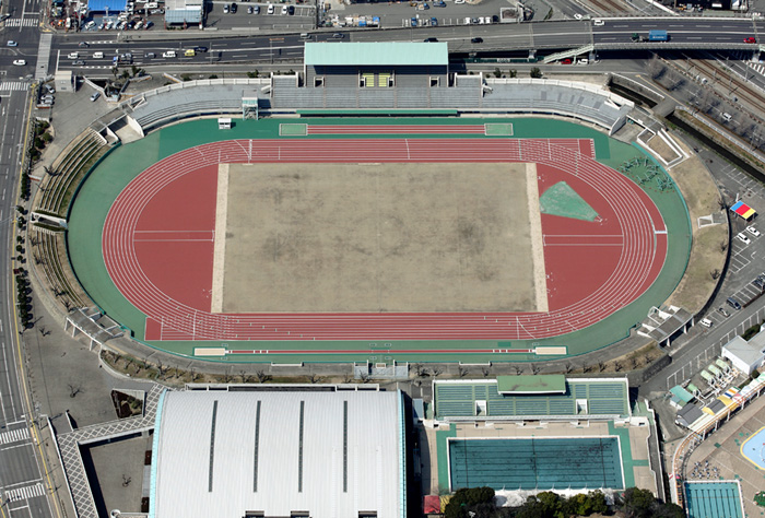 「トップエースCL」でリフレッシュした姫路市立陸上競技場