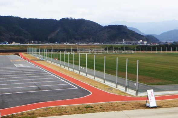 遊歩道(サッカーエリア)