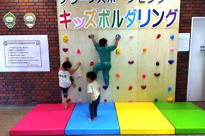 キッズボルダリング